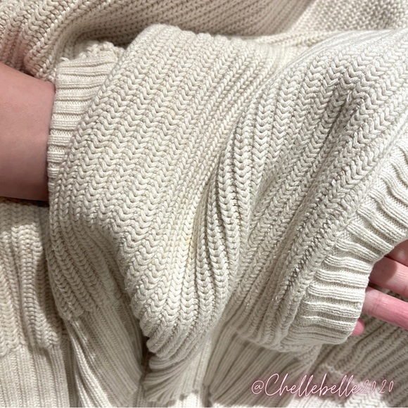 ✨🤍 H&M Off-White Pullover Sweater 🤍✨ - Picture 5 of 7